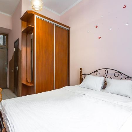Квартира На Вулиці Федорова 29 Біля Площі Ринок Підвальна Lviv Ngoại thất bức ảnh