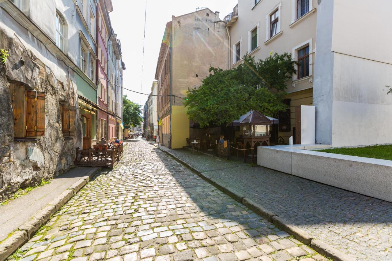 Квартира На Вулиці Федорова 29 Біля Площі Ринок Підвальна Lviv Ngoại thất bức ảnh